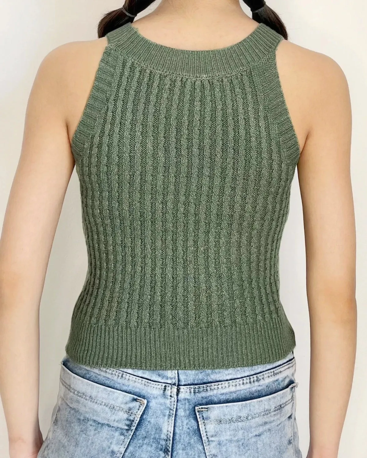 HALTER NECK KNITTED TOP