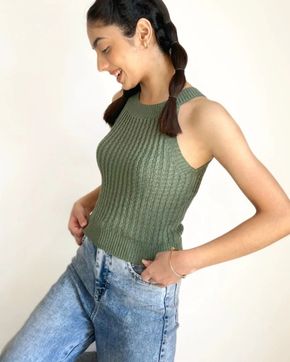 HALTER NECK KNITTED TOP